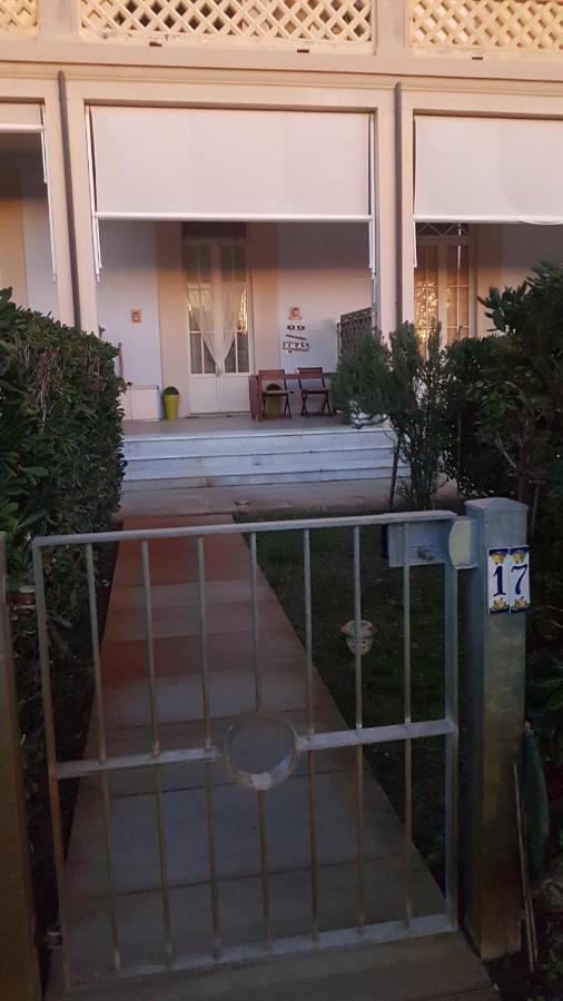 Sea Beach Relax Tirrenia Bagian luar foto